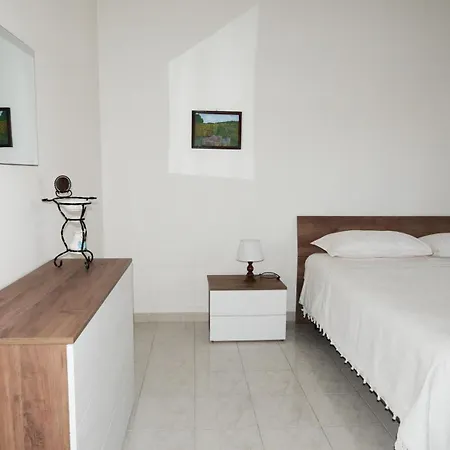 아파트 Yuna Rent - Casa Chiarini *